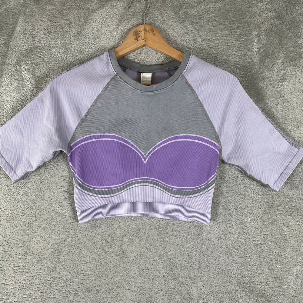 Fabletics‎ Seamless Crop Top Womens Medium Purple Colorblock Ribbed Athletic Y2K